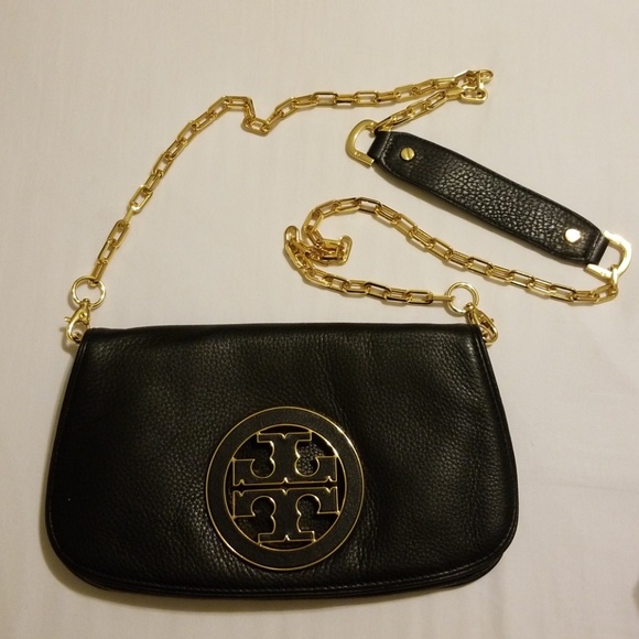 Tory Burch Handbags - Tory Burch Amanda Logo Clutch
